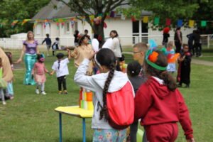 enfants déguisés pour le carnaval Petite enfance